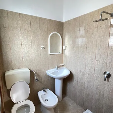 Leonardo's Villa Durres